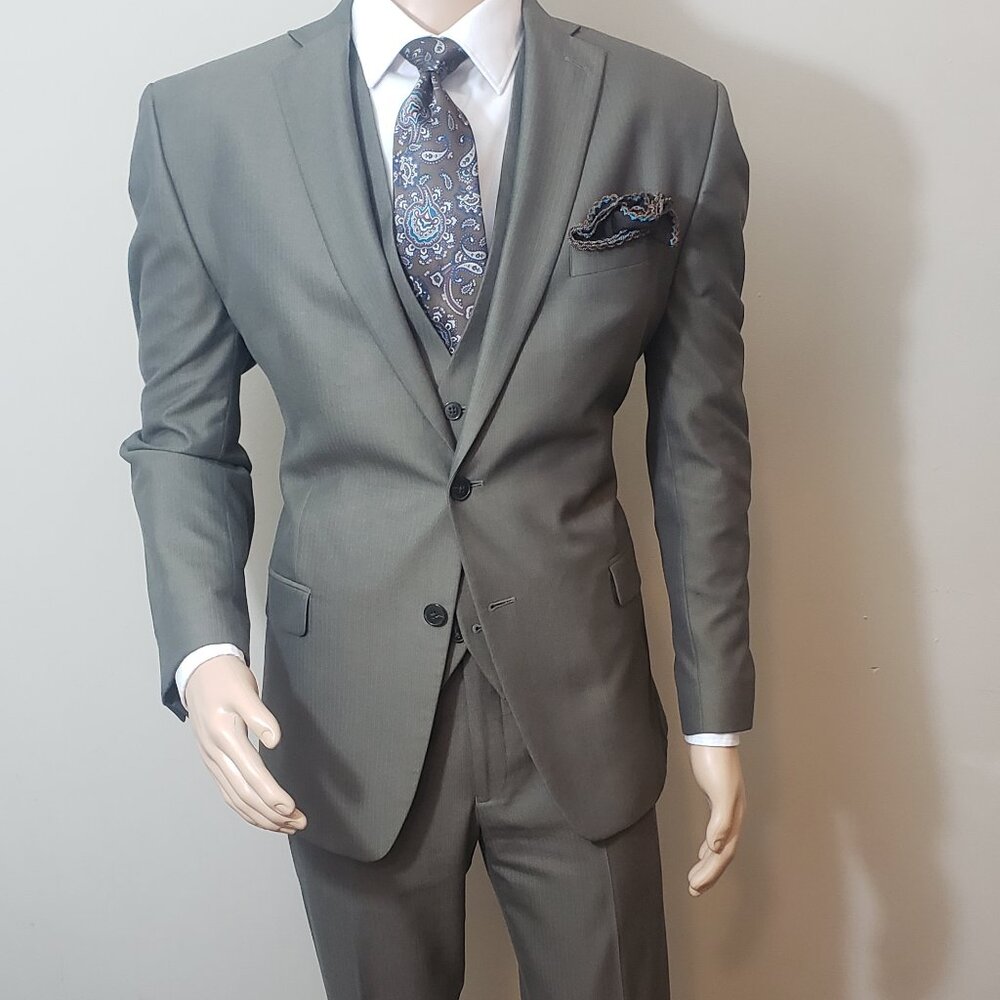 Eloquent Calvin Klein 3 Piece Suit